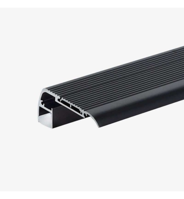 Aluminijski profil za LED traku ugradnju na stepenice 64 x 27 x 21.5 mm