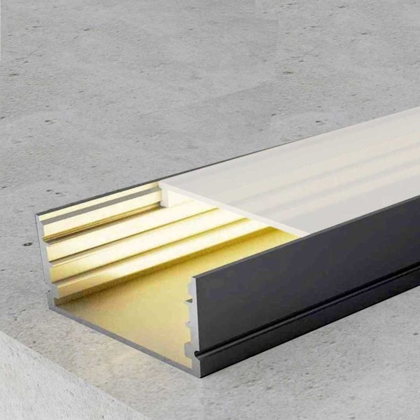 Crni nadgradni aluminijski profil za LED traku opalno bijeli difuzor 40 x 20 mm