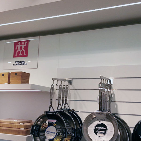 Crni ugradbeni aluminijski profil za LED traku opalno bijeli difuzor 17.4x7.0x12.4 mm