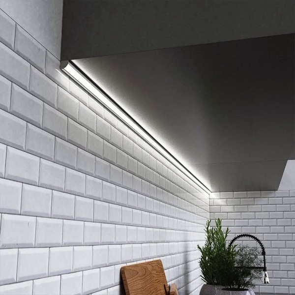 Kutni aluminijski profil za LED traku opalno bijeli difuzor 2 metra 19 mm x 14.80 mm