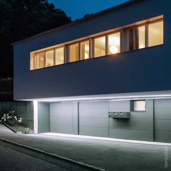 LED traka 220V 9 W/m 120 SMD/m 100 lm/w IP65