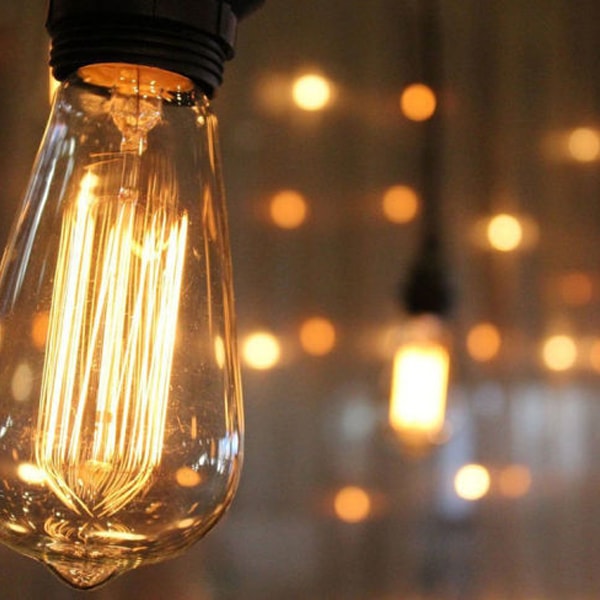 LED žarulja zlatna E27 ST64 8W filament 2500K
